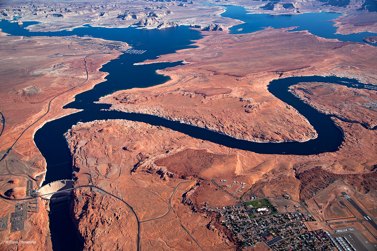 "The place no one knew" David Brower Glen Canyon Dam plugs the mighty Colorado River, holding back Lake Powell at Page, Arizona...